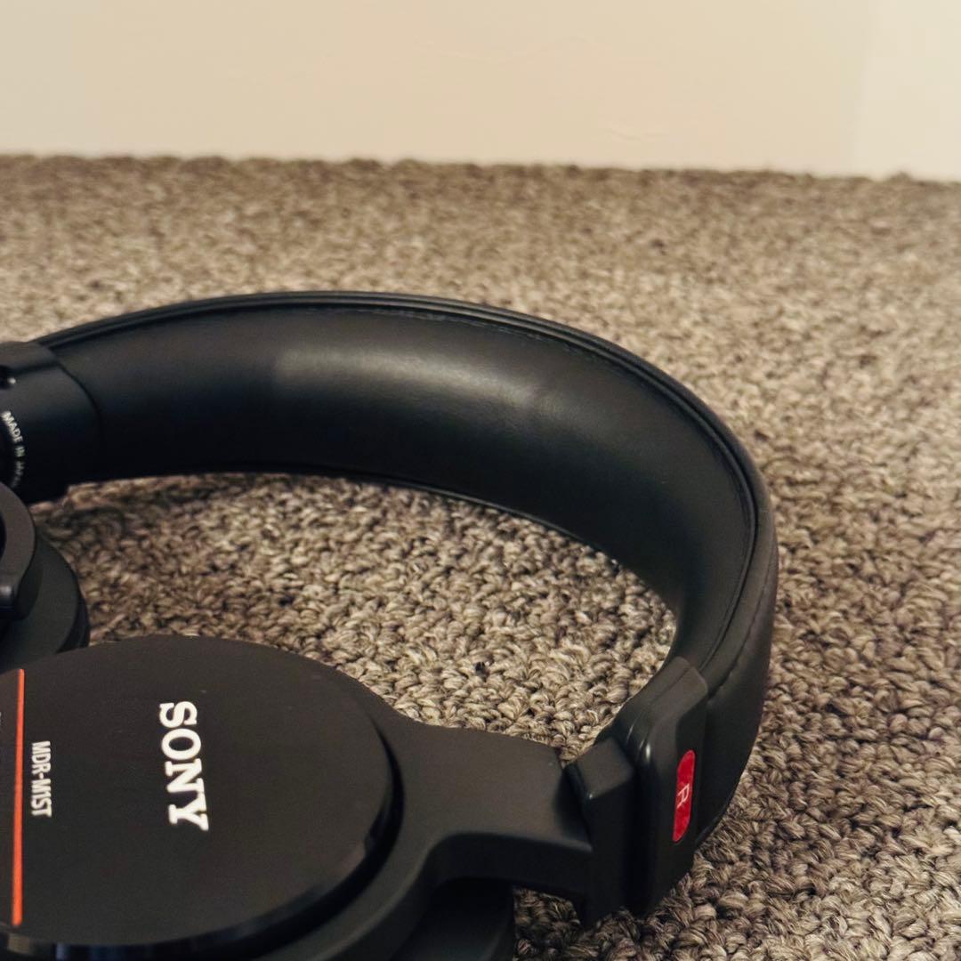 【極美品】SONY スタジオモニター 有線ヘッドホン　MDR-M1ST