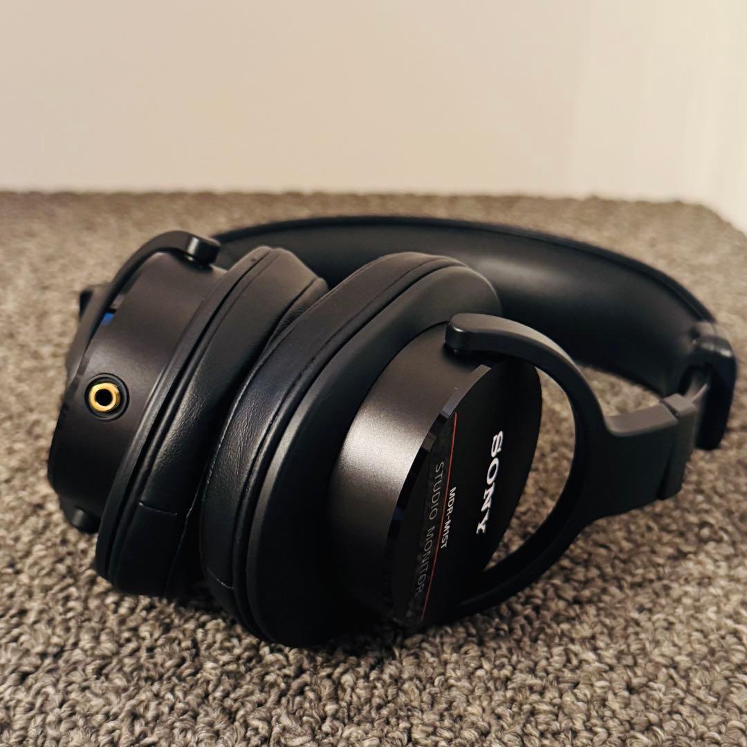 【極美品】SONY スタジオモニター 有線ヘッドホン　MDR-M1ST