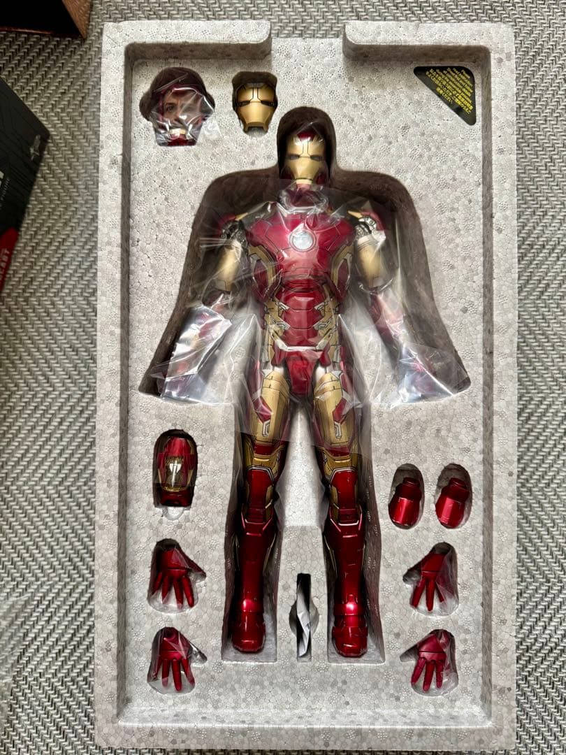 ホットトイズ エイジオブウルトロン アイアンマン マーク43 ダイキャスト