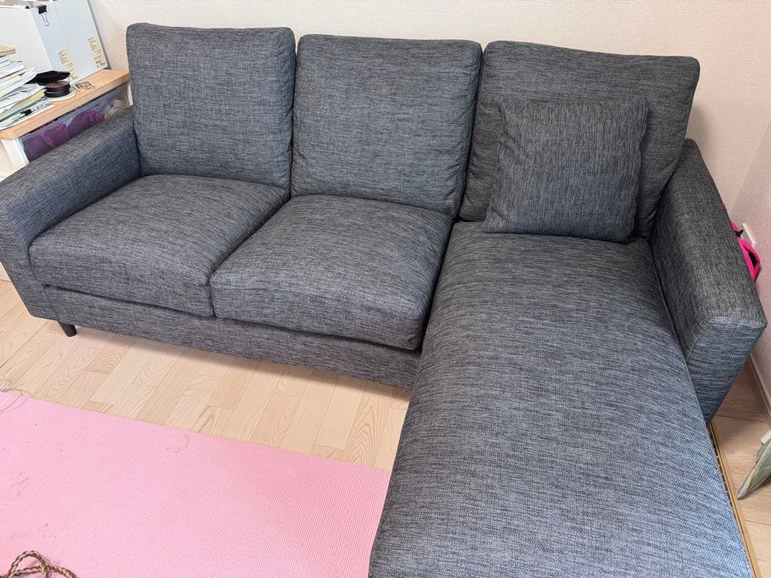 グレーのL字型ソファ