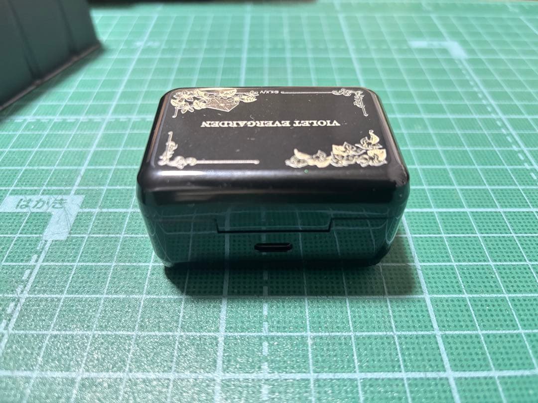 【新品・未使用品】ヴァイオレットエヴァーガーデン コラボモデル イヤホン