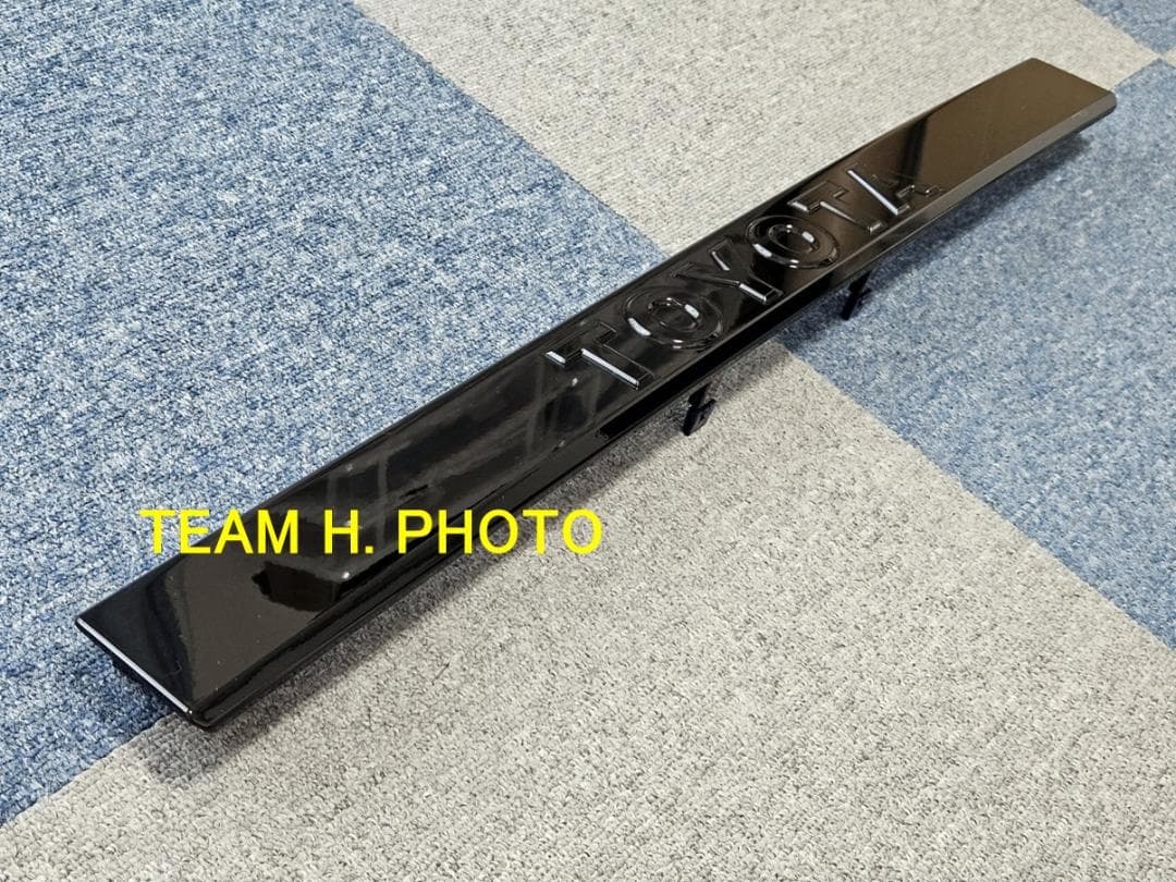 250系ランクル　純正バックドアガーニッシュ　ブラック黒　ファーストエディション