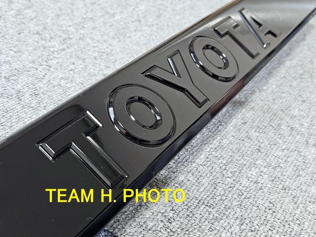 250系ランクル　純正バックドアガーニッシュ　ブラック黒　ファーストエディション