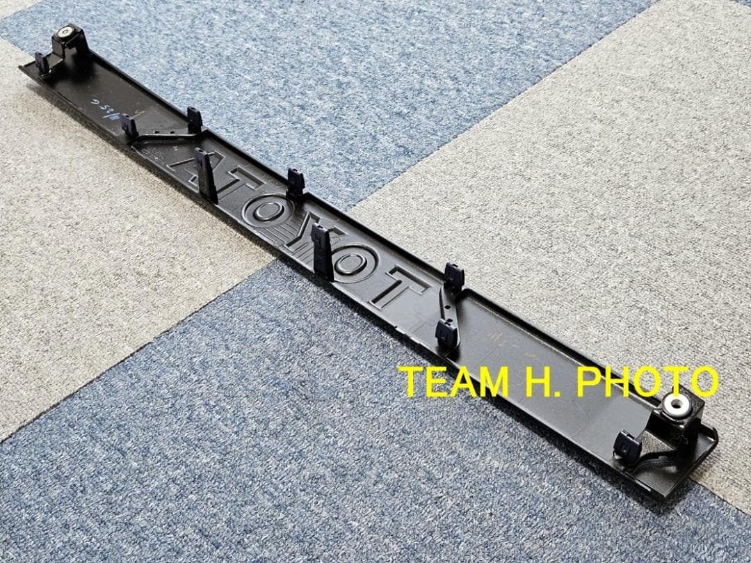 250系ランクル　純正バックドアガーニッシュ　ブラック黒　ファーストエディション