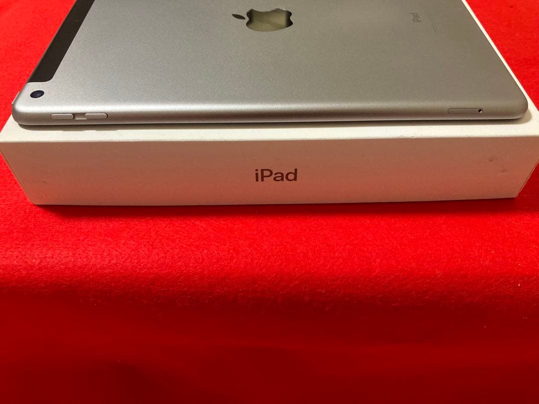 iPad第5世代 Wi-Fi + Cellularモデル 32GB SIMフリー