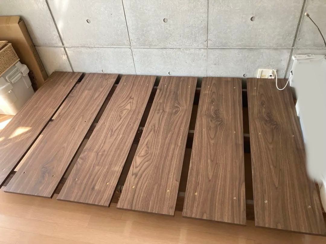 キンタ　Lowya ベッドフレーム　シングル　ウォルナット　小田原受け渡し