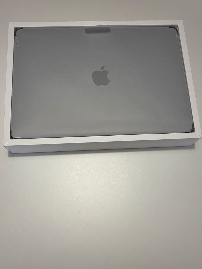 【美品】MacBook Pro M2チップ