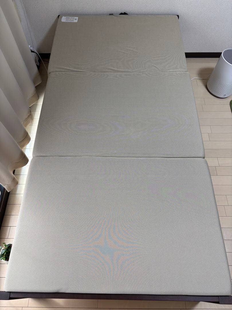 美品 マニフレックス メッシュ・ウィング 三つ折り高反発マットレス シングル