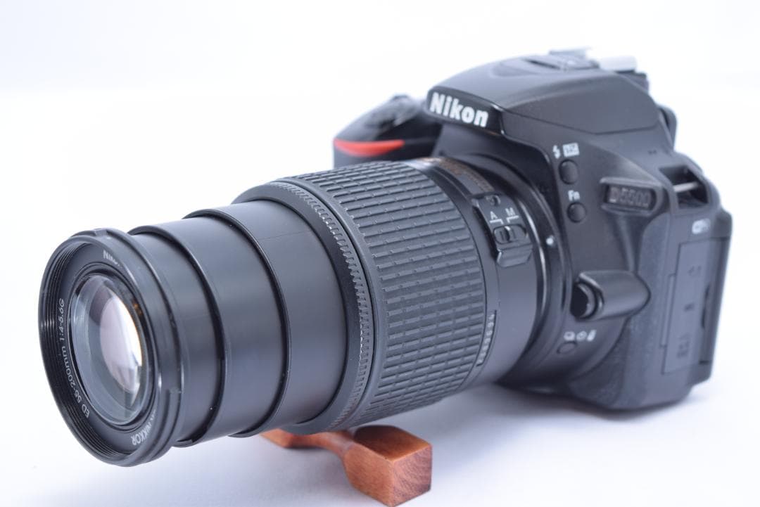 ❶美品　Nikon ニコン　D5500　Ｗレンズセット　バック、おまけ　付き
