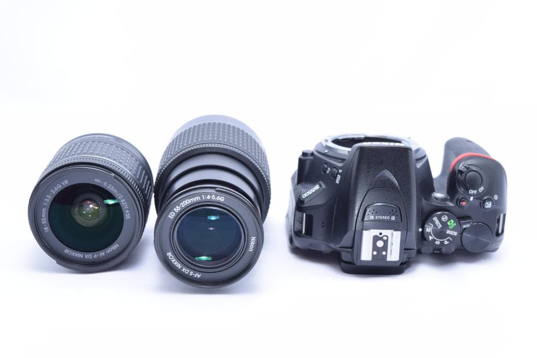 ❶美品　Nikon ニコン　D5500　Ｗレンズセット　バック、おまけ　付き