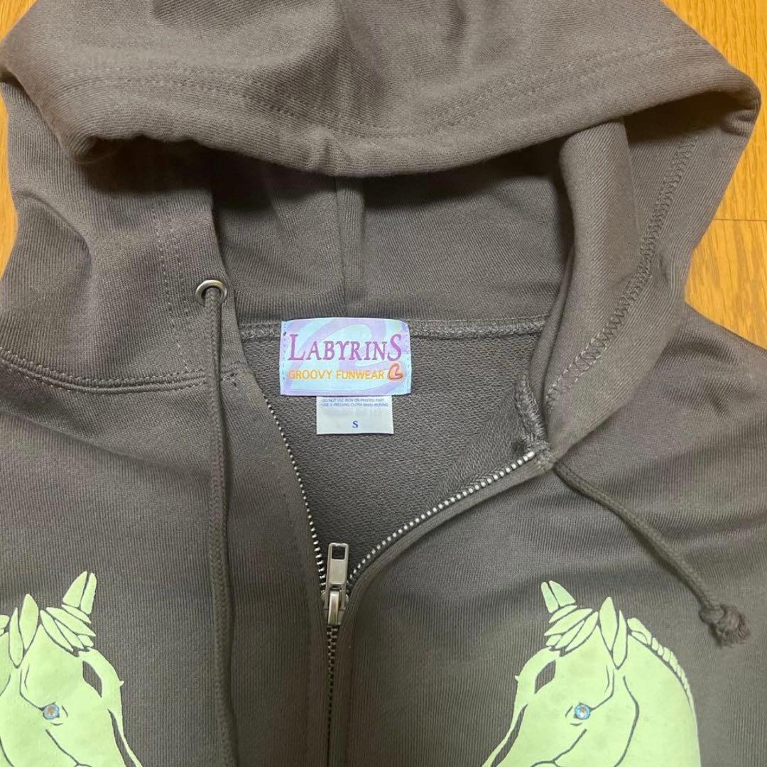Shury Labyrins パーカー
