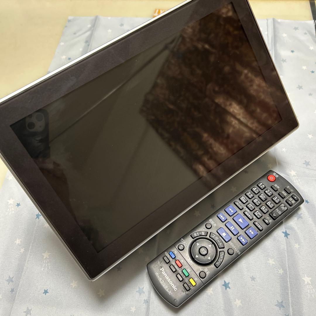 【動作品 】Panasonic DMP-HV200 ポータブルテレビ 10インチ