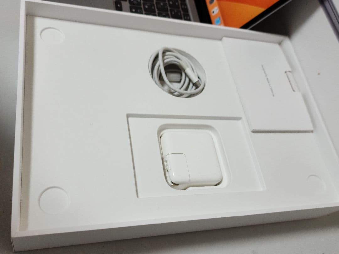 上位モデルMacbook Air 2020 M1/8GB/1TB/53回充電