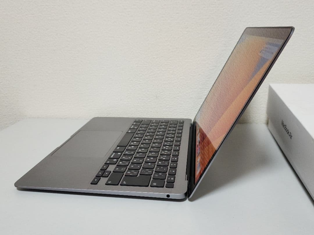 上位モデルMacbook Air 2020 M1/8GB/1TB/53回充電