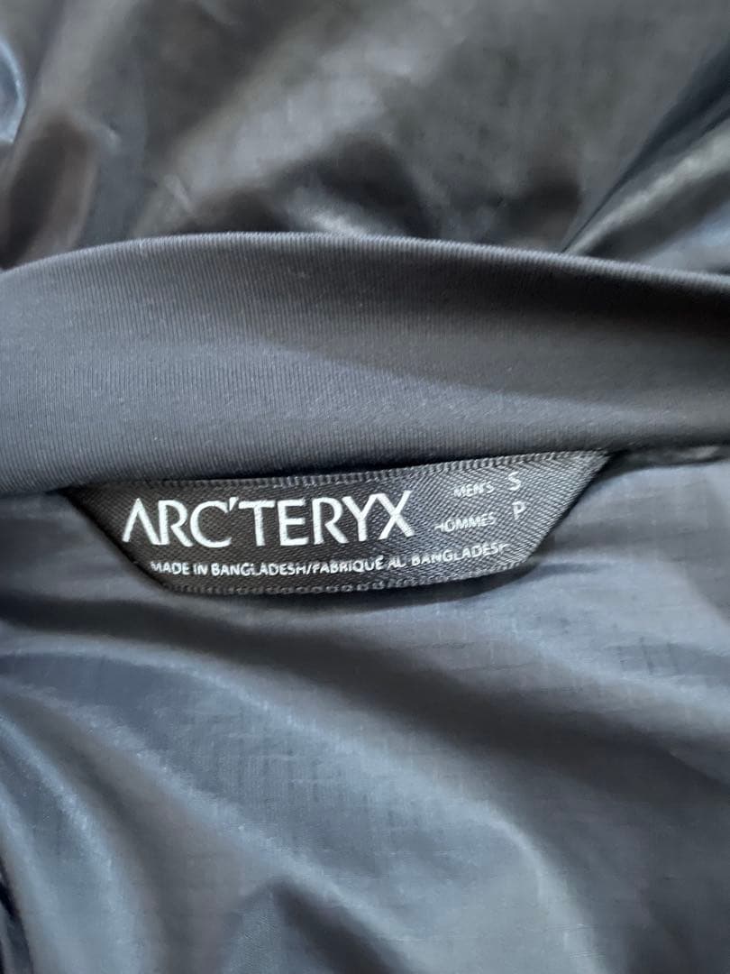 激レア廃盤モデルアークテリクス アトムAR フーディーAtom AR hoody