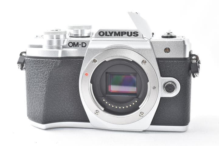 OLYMPUS OM-D E-M10 Mark III シルバー ボディー