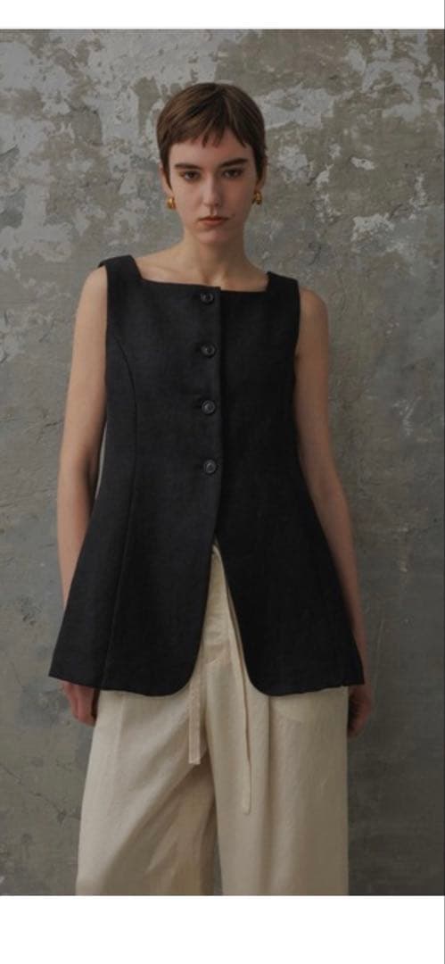 アダムエロペ 「EMOELLE」スクエアネックジレトップス レディース