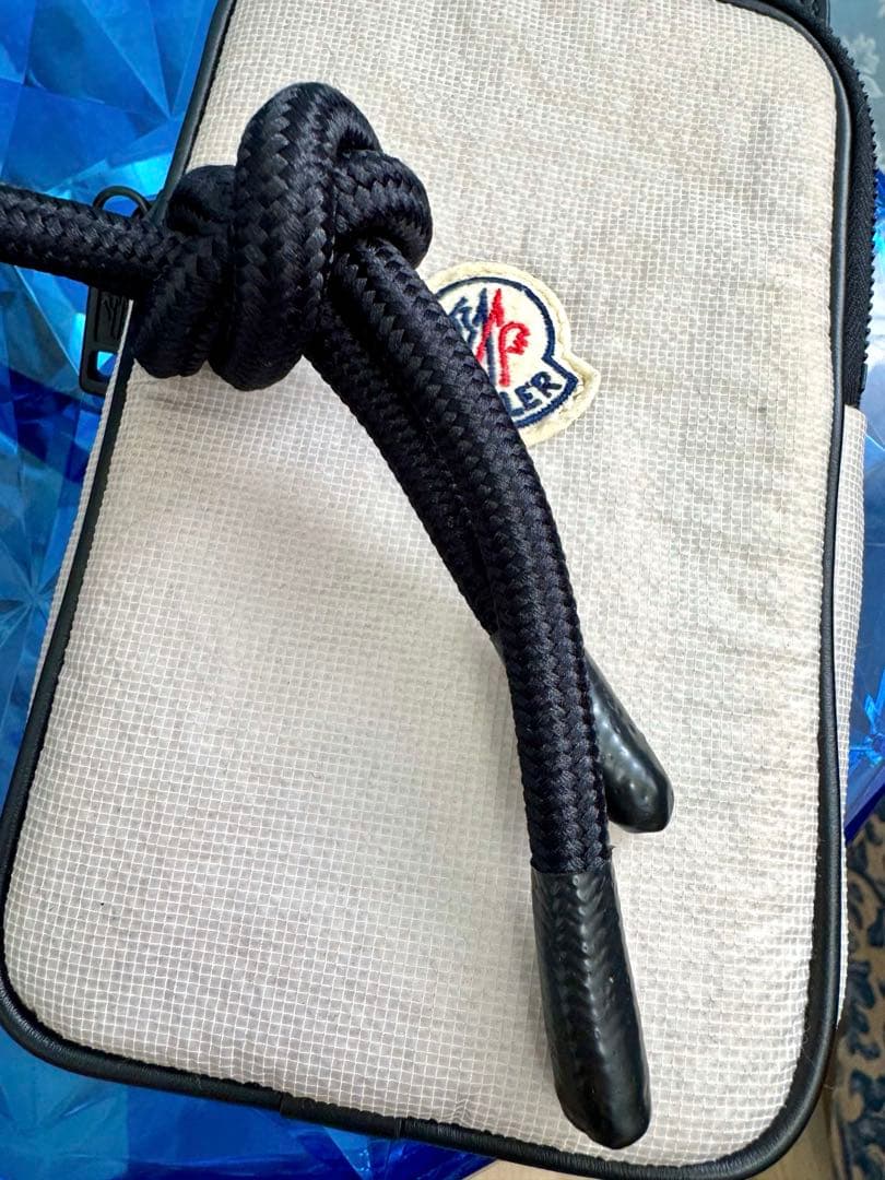 MONCLERモンクレール★クロスボディフォンケース ポーチショルダーバッグ