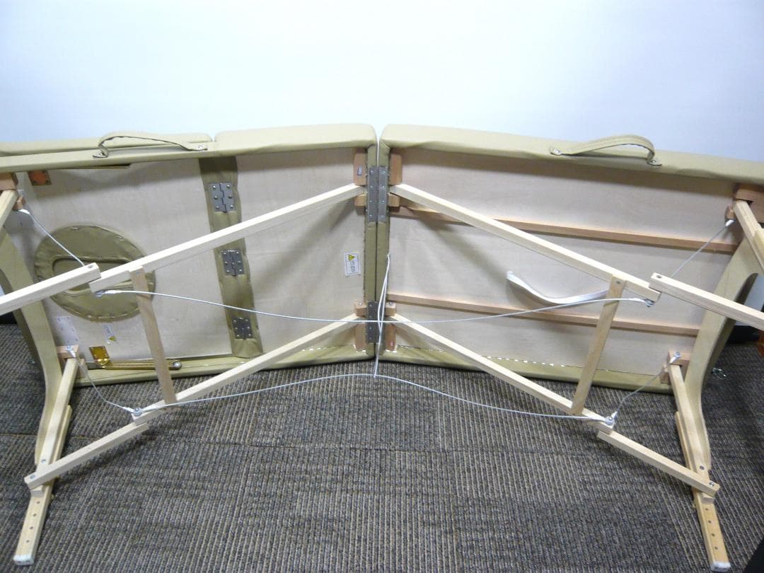 Luxia 高級木製折りたたみリクライニングベッド　 施術ベッド