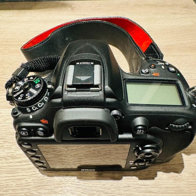 Nikon ニコンD7200 ボディ 純正充電器ほか シャッター回数894回