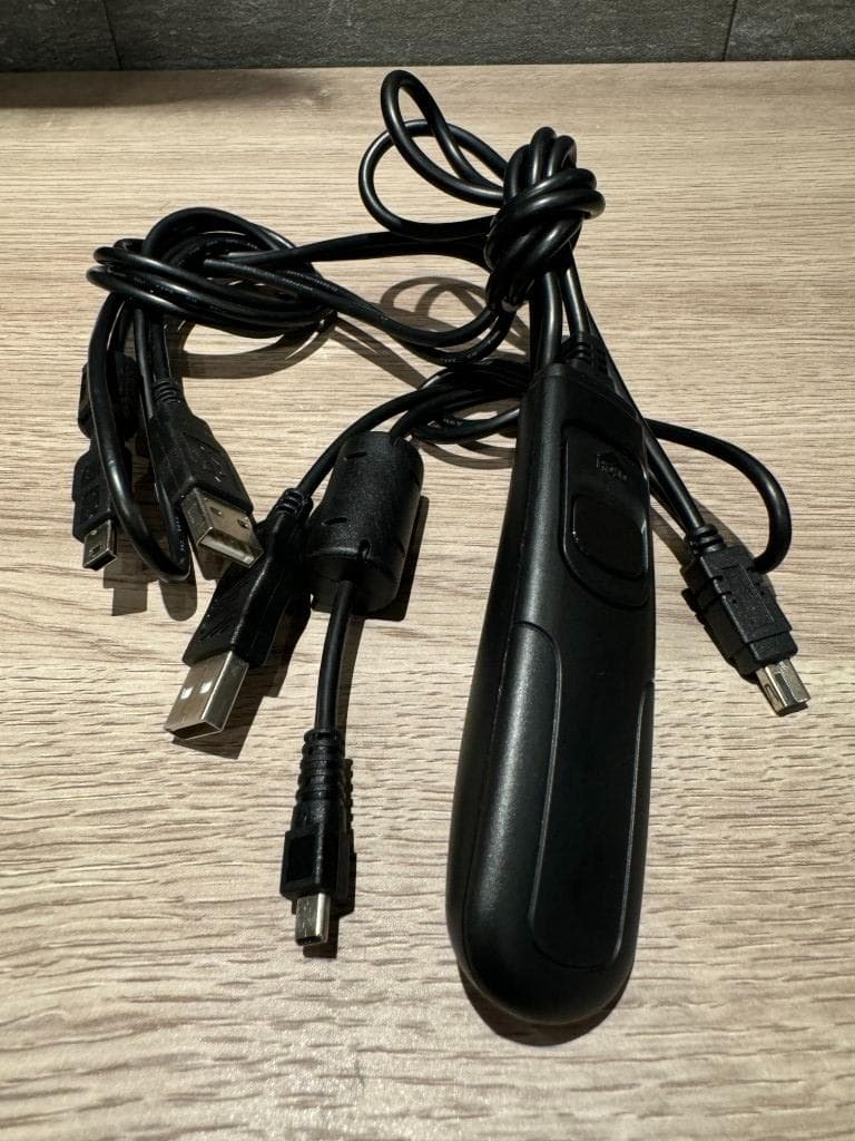 Nikon ニコンD7200 ボディ 純正充電器ほか シャッター回数894回