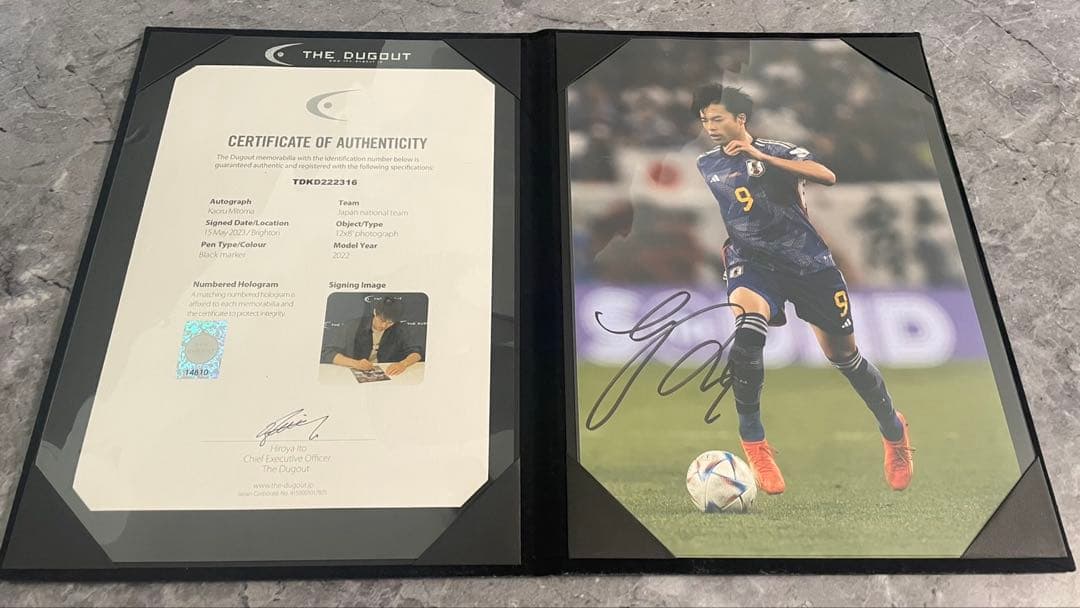 【証明書付】三笘薫直筆サイン入りダグアウト日本代表フォト