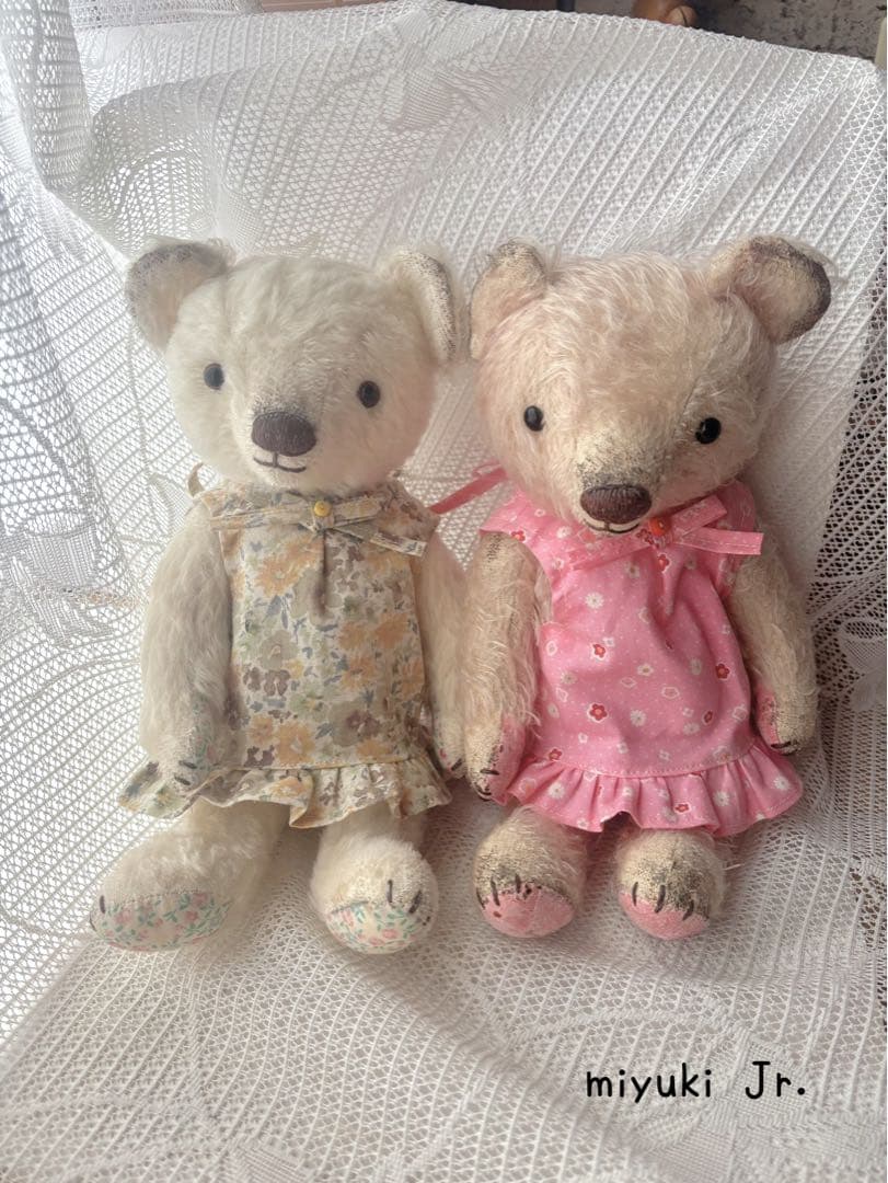 ハンドメイドベア(天然モヘア・アンティーク加工　ワンピ付き)全長28cm