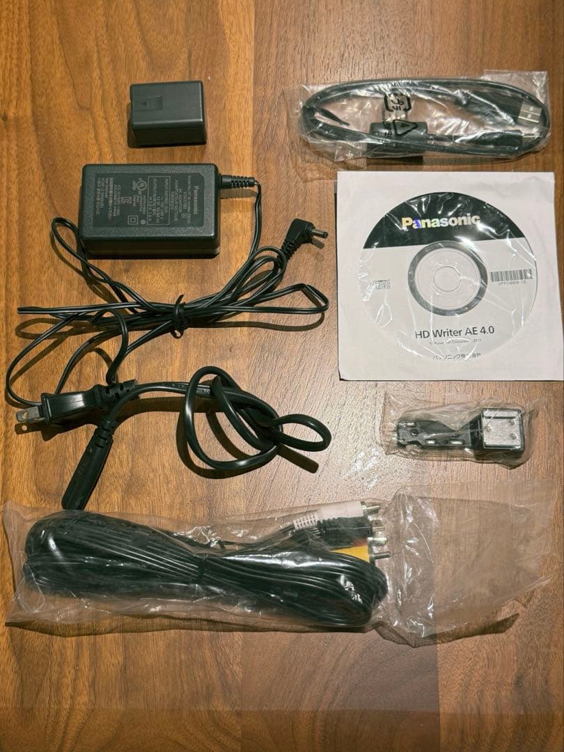 【美品】Panasonic HC-V700M ビデオカメラ