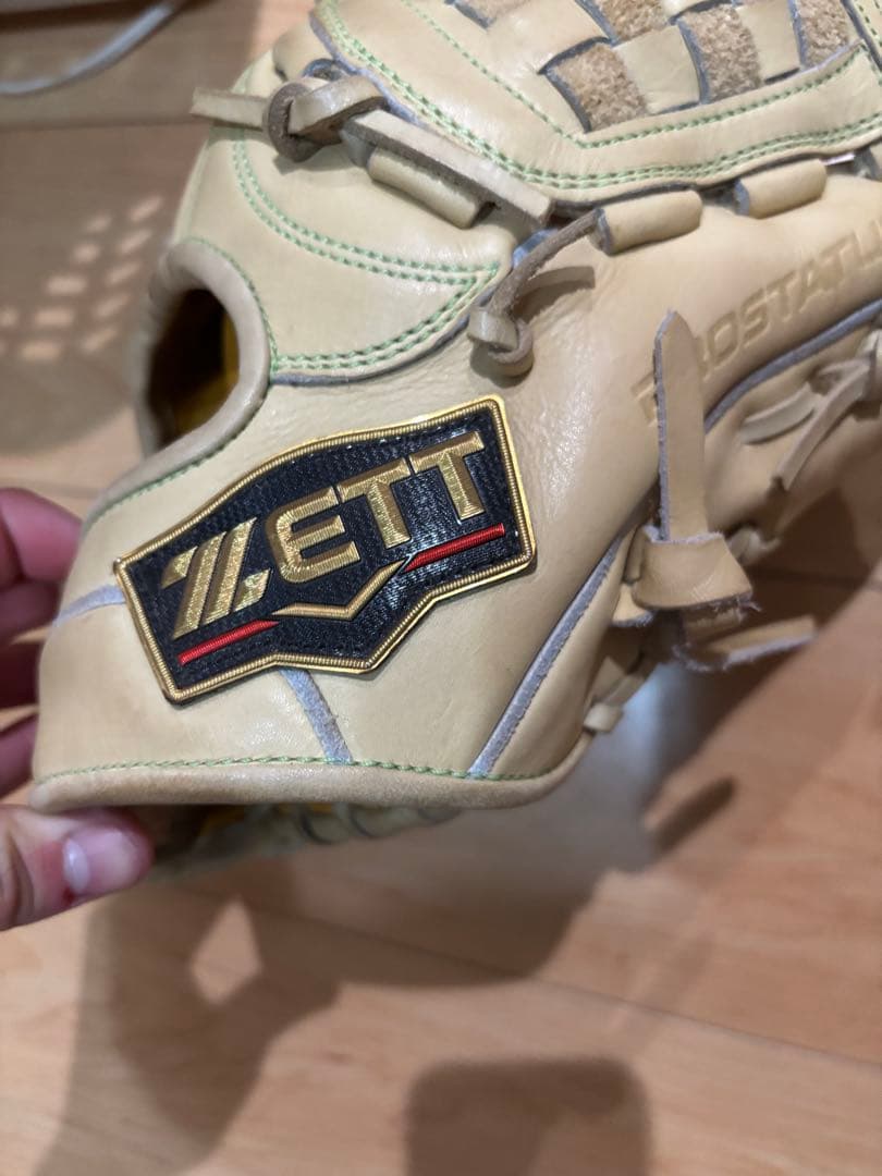 ゼット硬式用グローブ