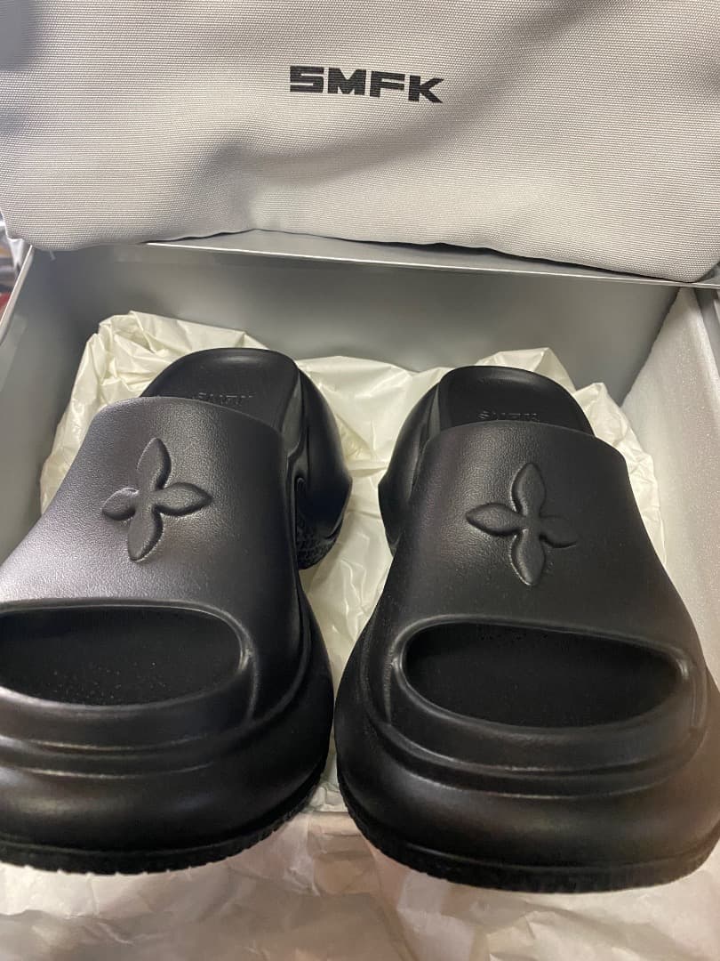 新品未使用 SMFK ブラック サンダル　厚底　ハイヒール