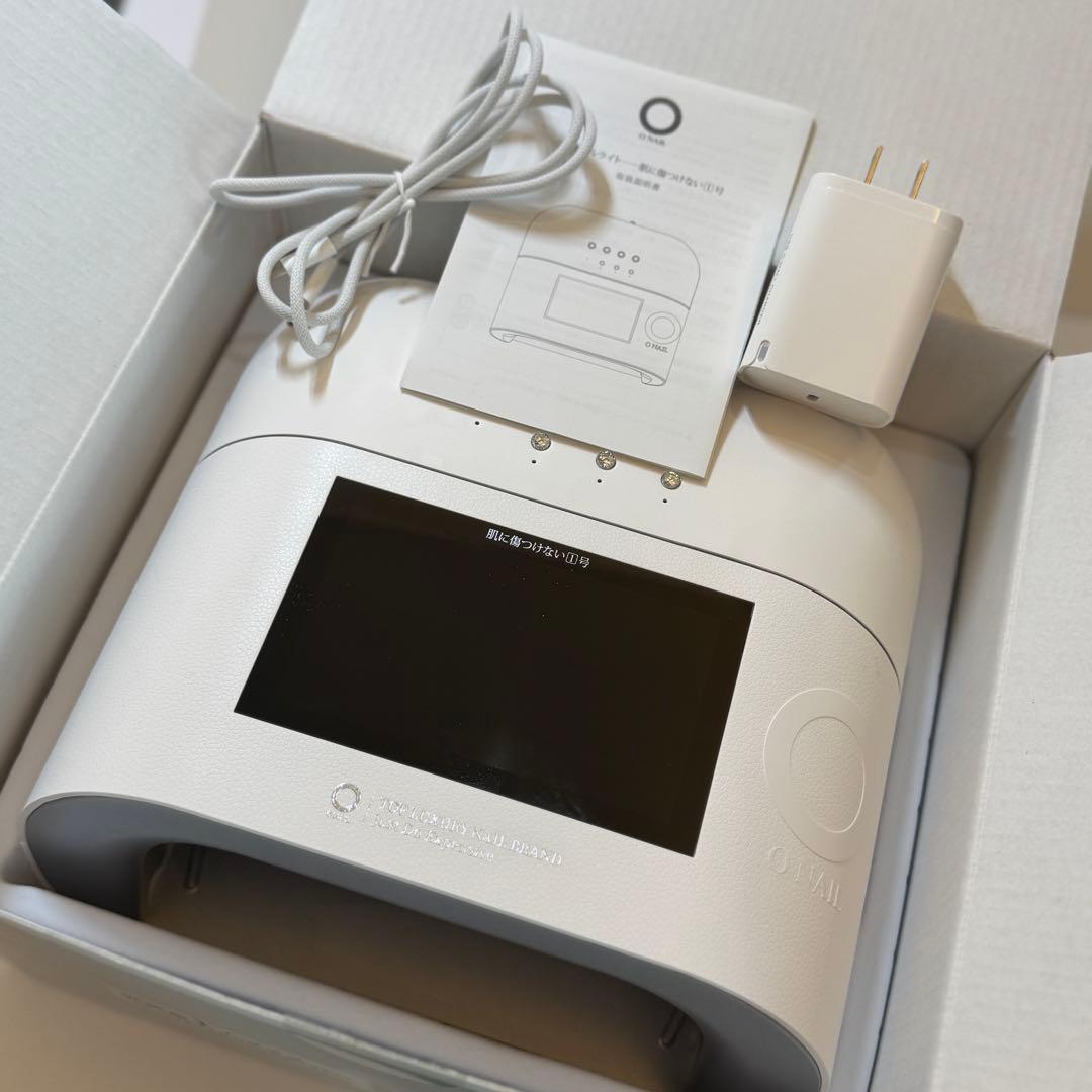 V*n様 AI ネイルライト ワイヤレスキーボード