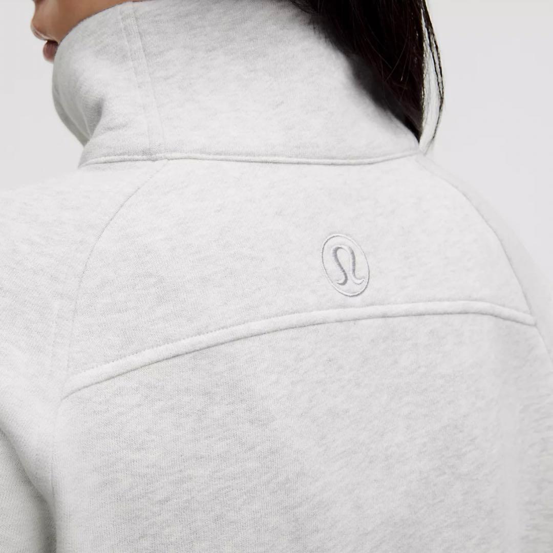 新作新品【Lululemon 】定価22000円ハーフジップライトグレー　L/M