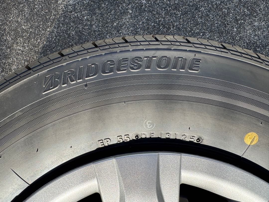 ブリヂストン エコピア　ハイエース純正15インチ タイヤセット5本スペア含む