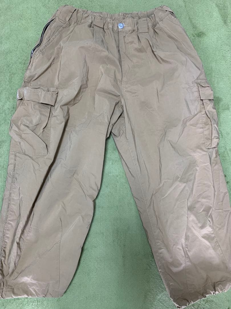 タイトブース　カーゴパンツ　ベージュ