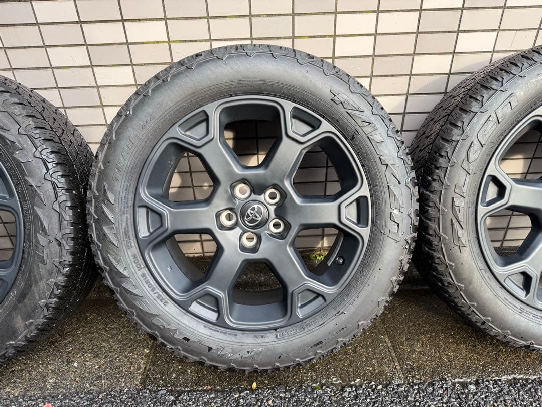 2023年新車外しRAV4 オフロードPKGⅡ 純正18インチ 4本 送料込み