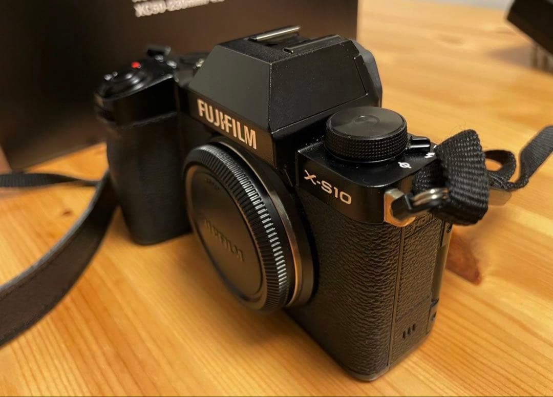 【美品】【レンズ付き】富士フイルム X-S10 XC15-45mm レンズキット