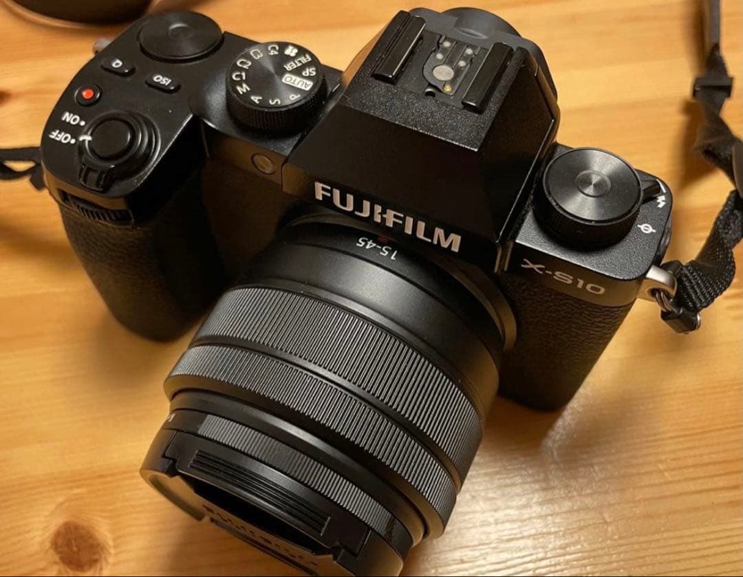【美品】【レンズ付き】富士フイルム X-S10 XC15-45mm レンズキット