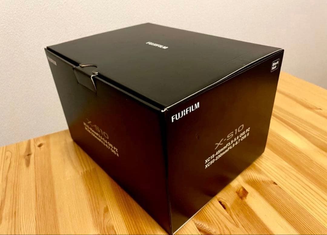 【美品】【レンズ付き】富士フイルム X-S10 XC15-45mm レンズキット