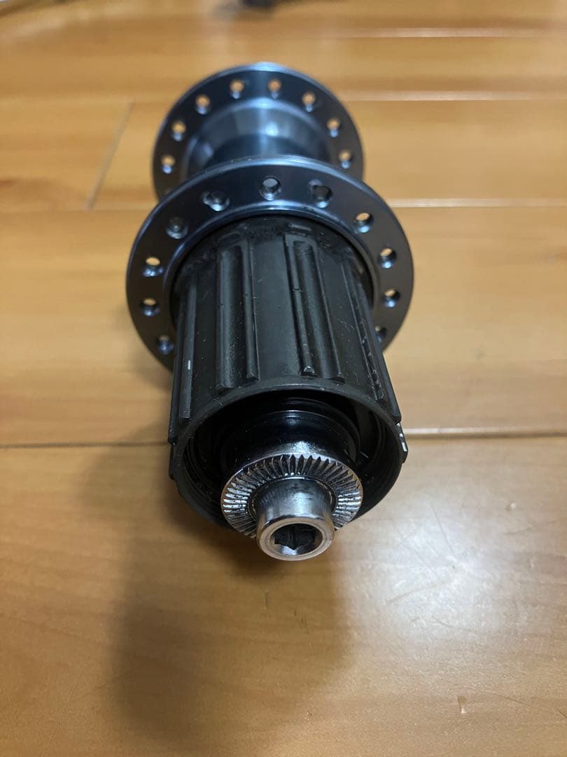 【最終値下げ】シマノ R7000系105 11速リムブレーキ用ハブ 32H