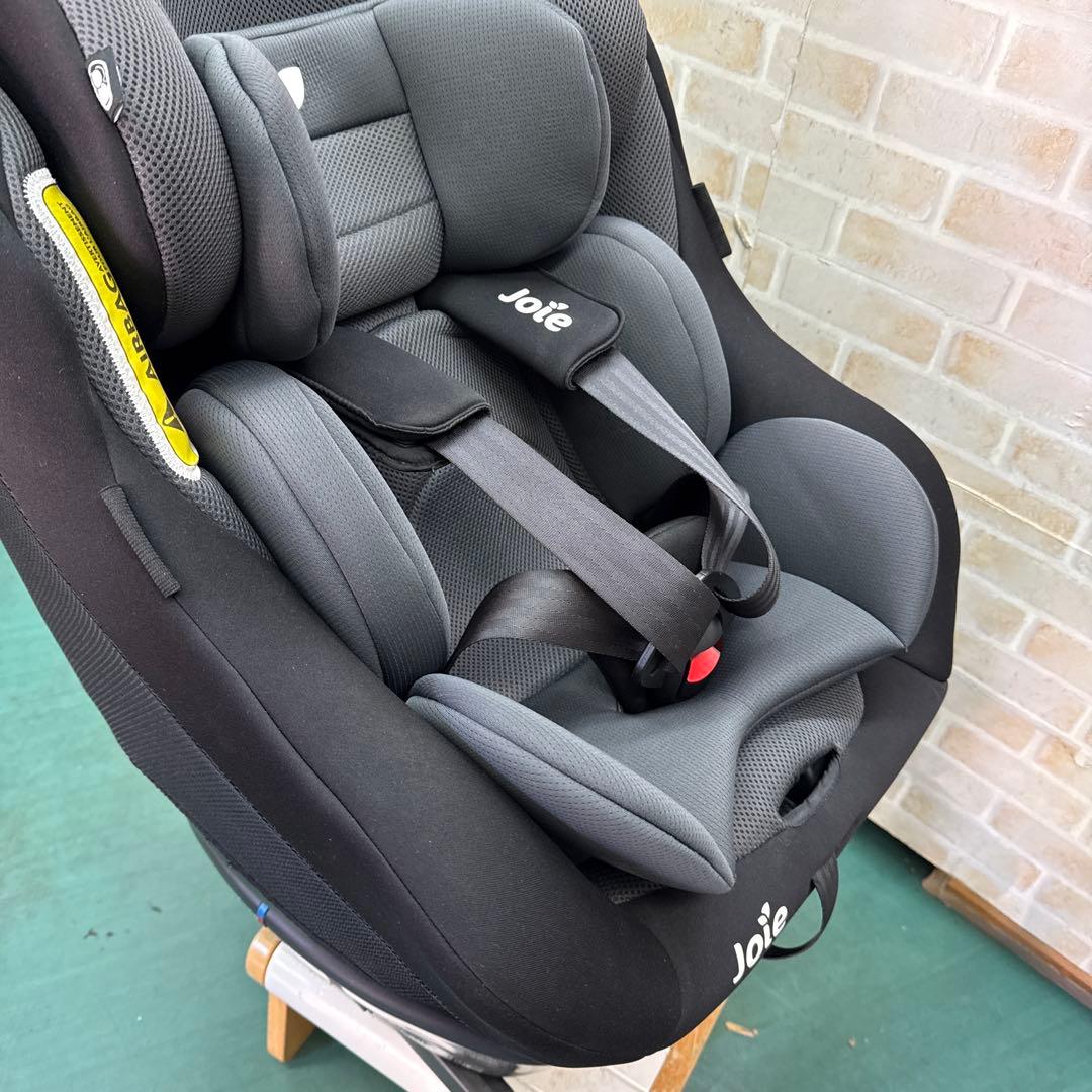ジョイー　チャイルドシート isofix 回転式　新生児から
