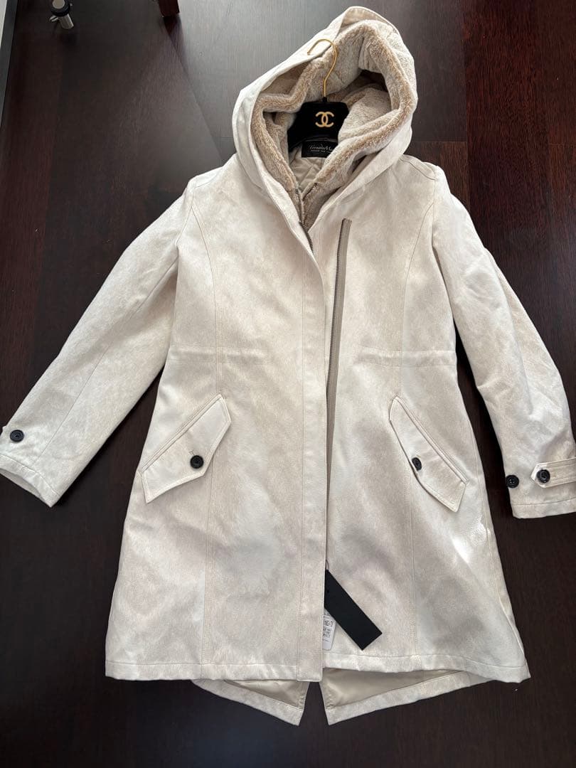 Tornado Mart コート　アイボリー　シャネル　エルメス 好きの方