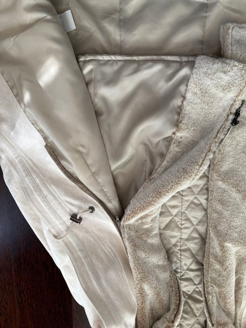 Tornado Mart コート　アイボリー　シャネル　エルメス 好きの方