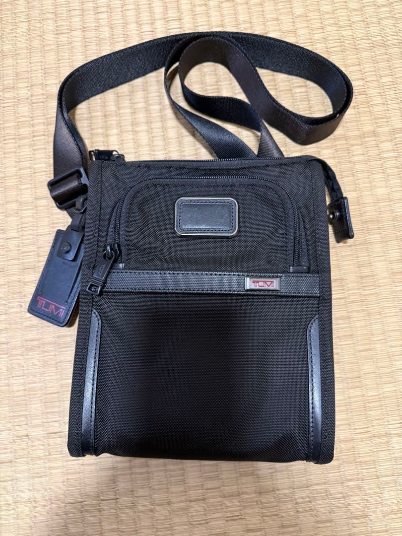 TUMI ショルダーバック　ALPHA