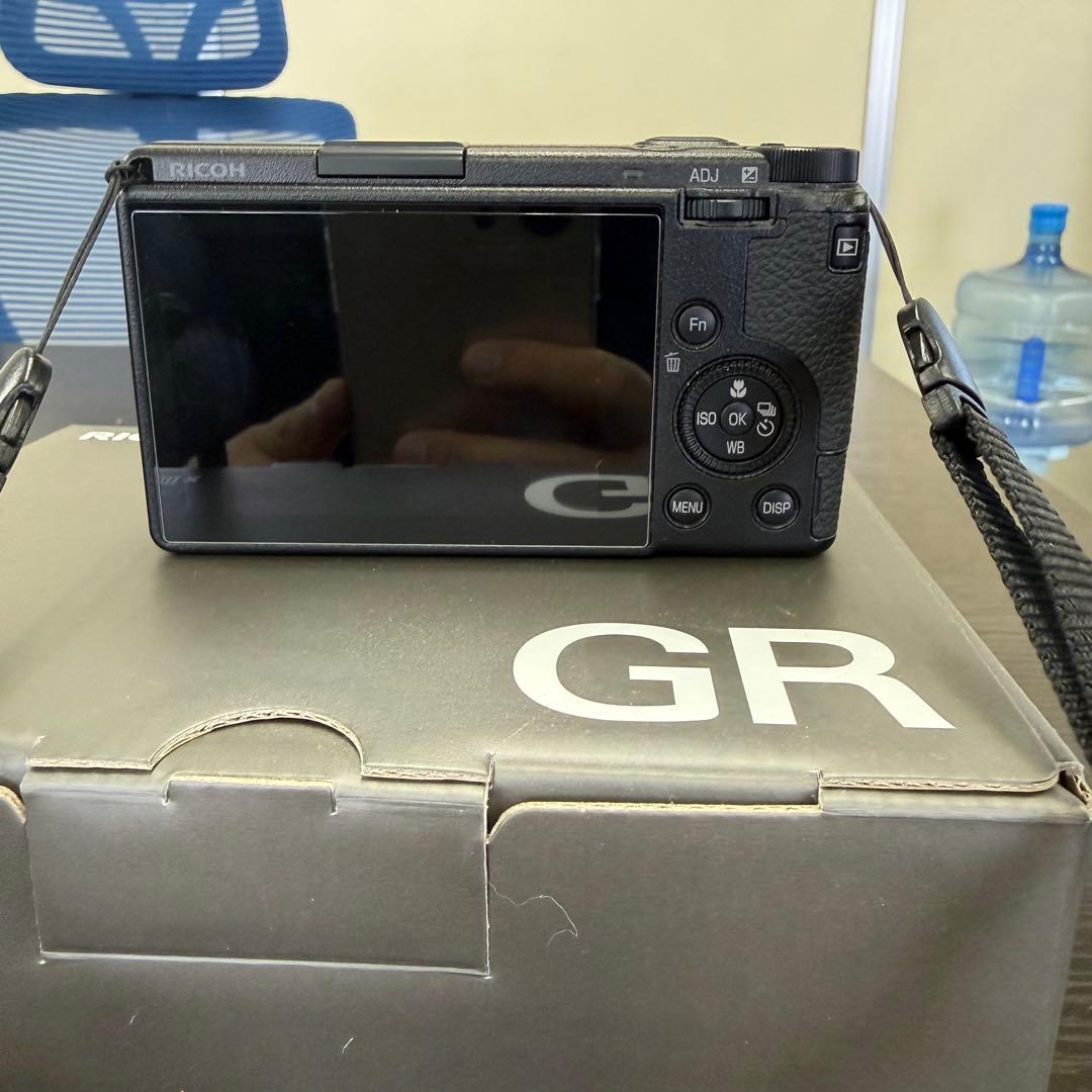 【極美品】RICOH GR IIIx リコー GR3x おまけケース付 デジカメ