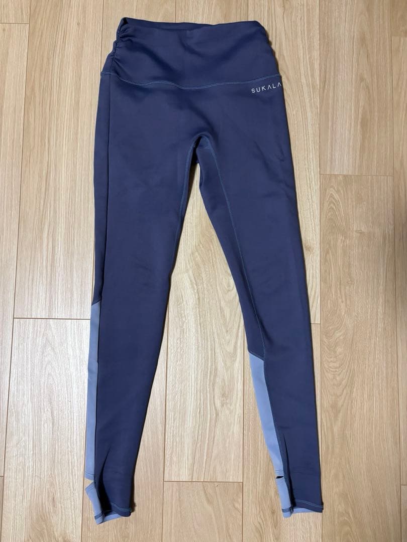 SUKALA ヨガ•ピラティス　トップス、レギンス　セット