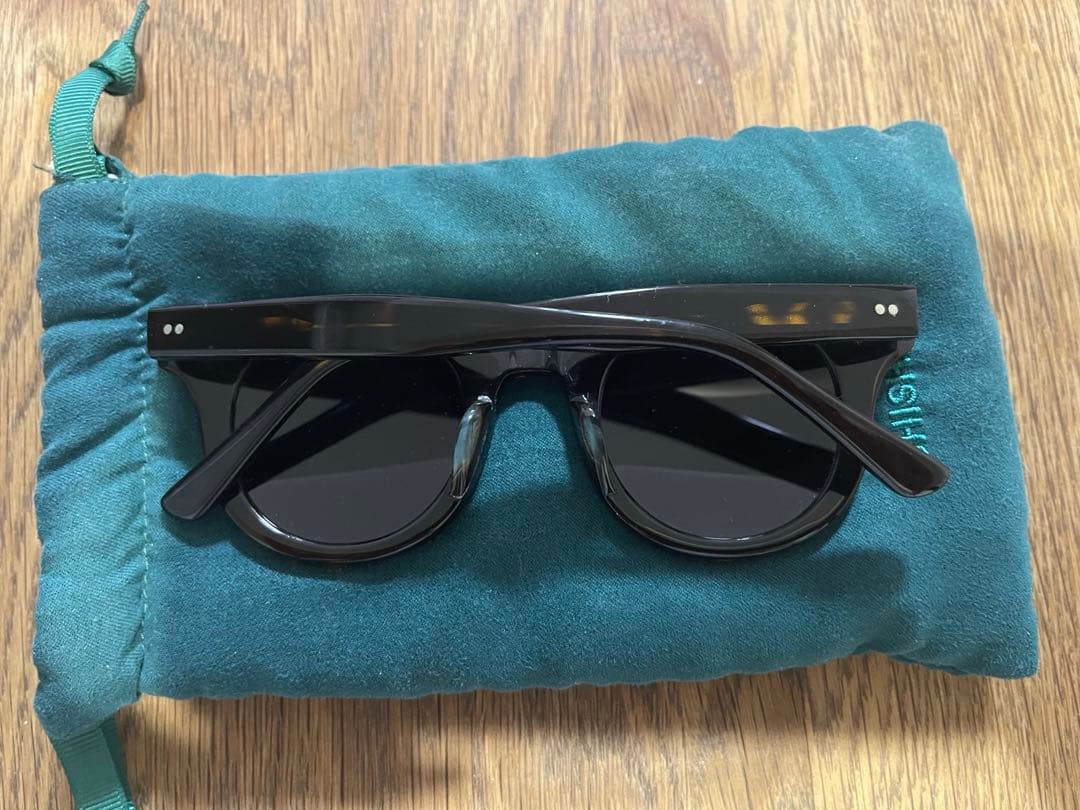 SHISHIKUI ARALE DEMI シシクイ　アラレ　デミ