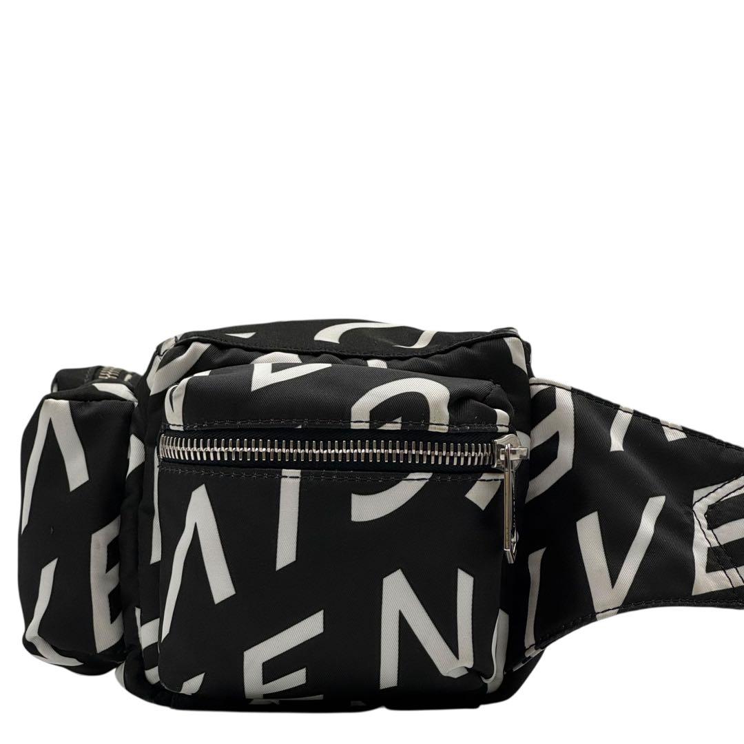 GIVENCHY ジバンシー　ボディバッグ　クロスボディ　ショルダーバッグ　総柄