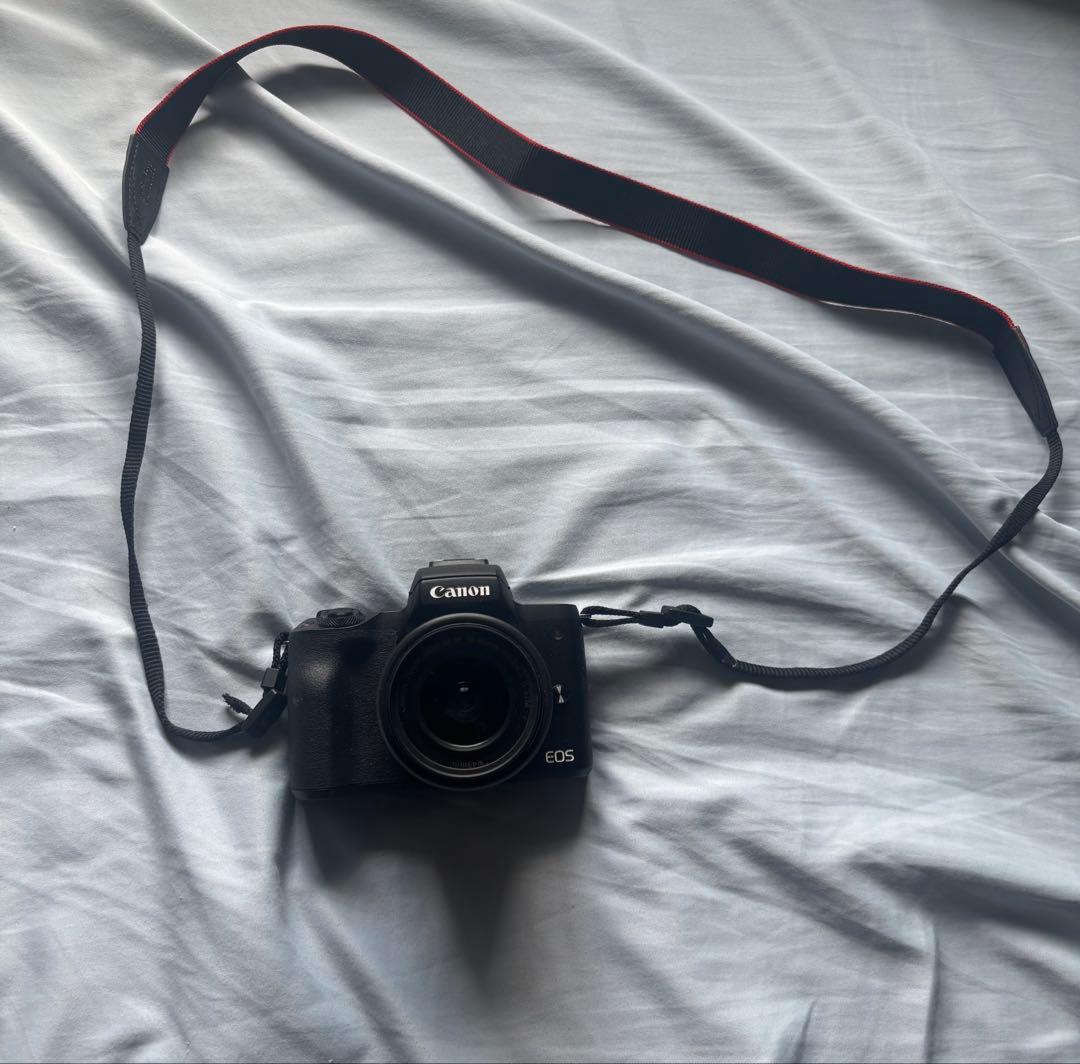 ミラーレス一眼　EOS Kiss M ダブルレンズキット