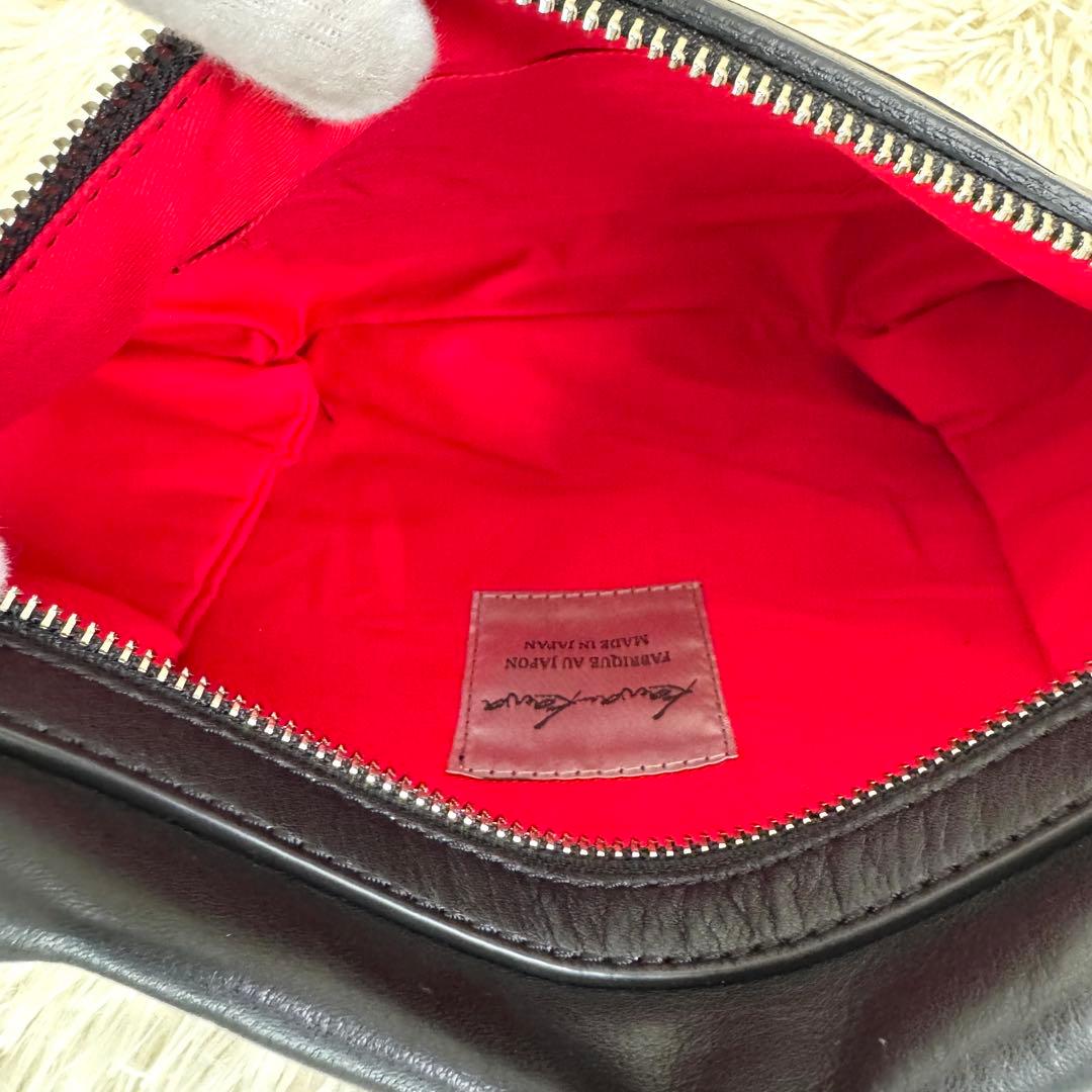 美品 kawa-kawaカワカワ ハトメ ボディバッグ ショルダー レザー 黒