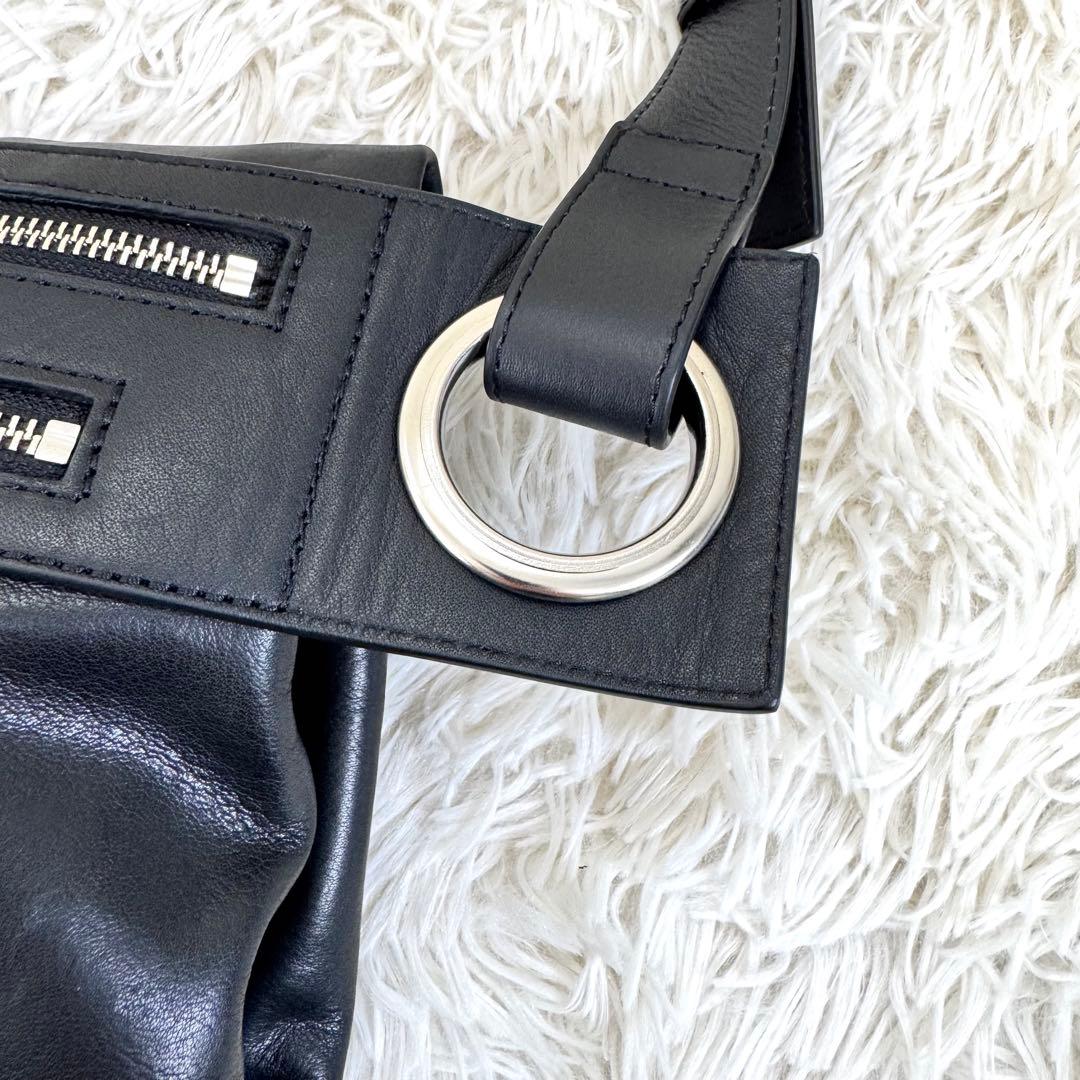 美品 kawa-kawaカワカワ ハトメ ボディバッグ ショルダー レザー 黒